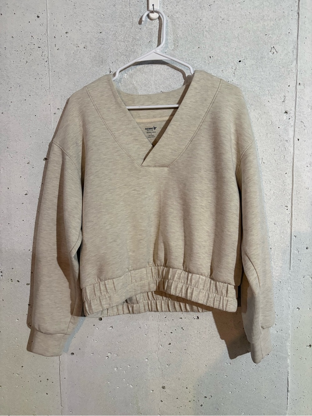Old Navy Active Bounce Fleece V-Neck Sweatshirt | Size: Small